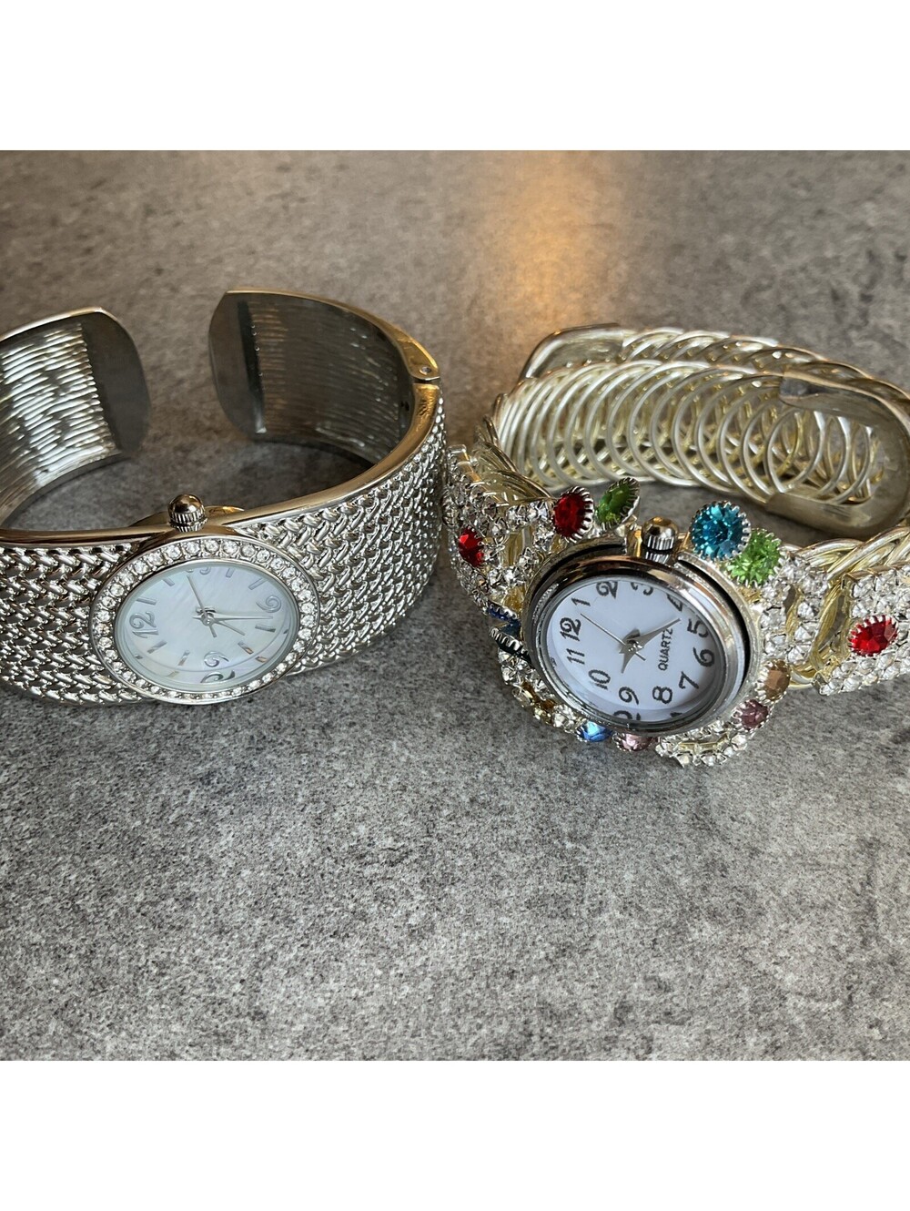 Beautiful Pair Of Vintage Womens Bracelet Watches Both Run Great D5